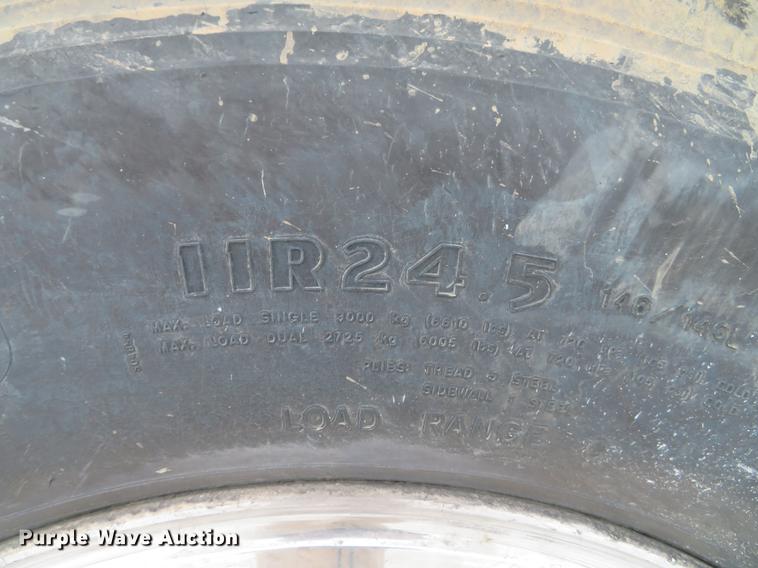 image for item DG3822 2009 Mack GU713 semi truck