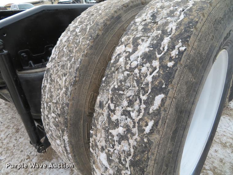 image for item DG3822 2009 Mack GU713 semi truck