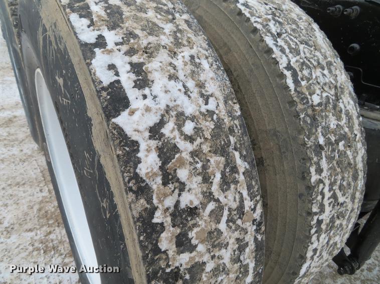 image for item DG3822 2009 Mack GU713 semi truck