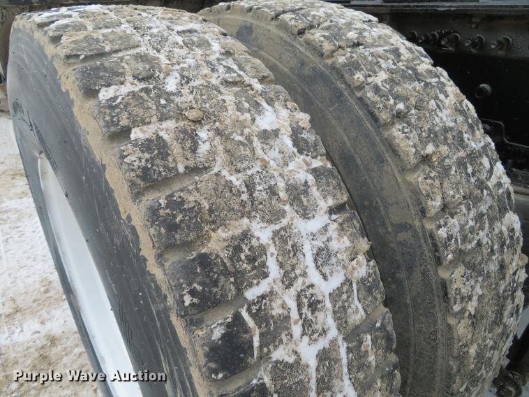 image for item DG3822 2009 Mack GU713 semi truck