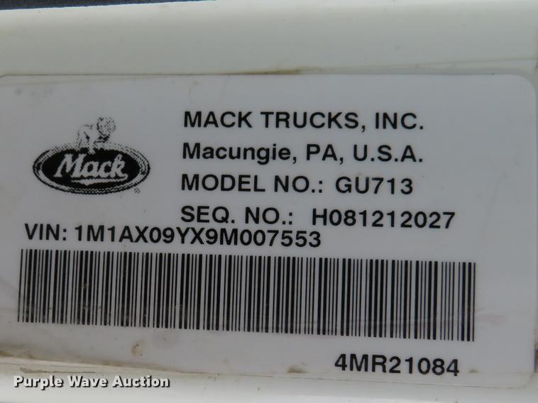 image for item DG3822 2009 Mack GU713 semi truck
