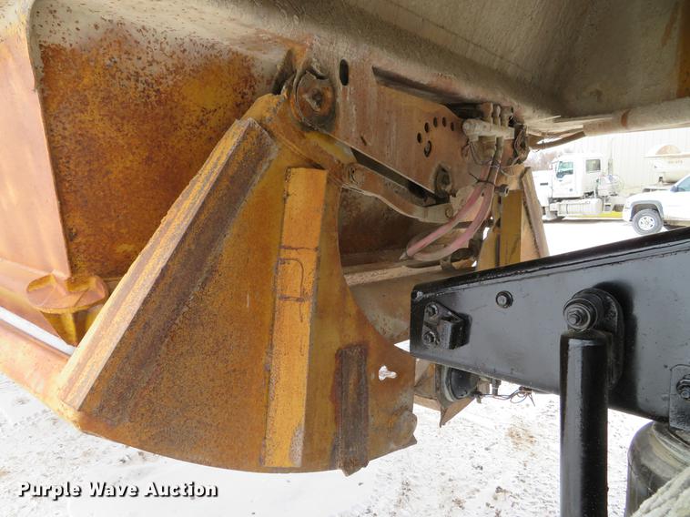 image for item DG3823 1980 Load King 2030 bottom dump trailer