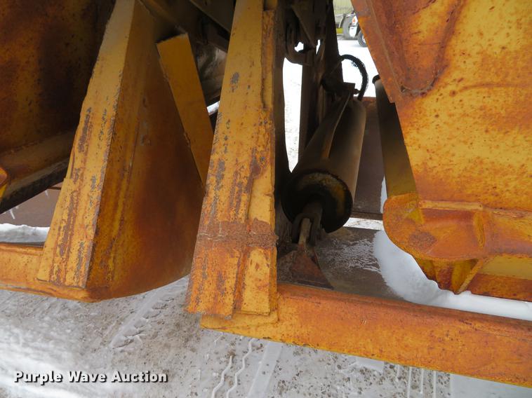 image for item DG3823 1980 Load King 2030 bottom dump trailer