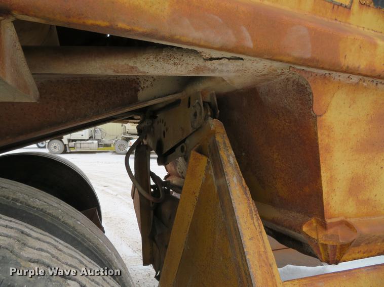 image for item DG3823 1980 Load King 2030 bottom dump trailer