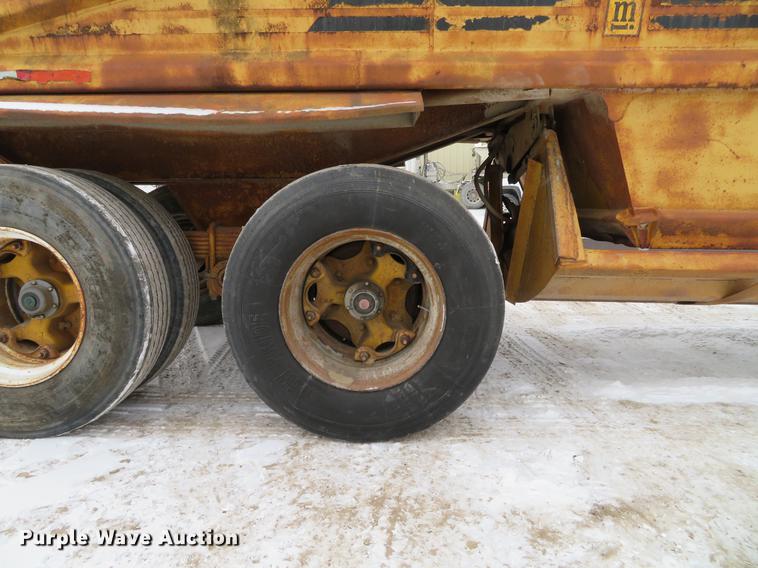 image for item DG3823 1980 Load King 2030 bottom dump trailer