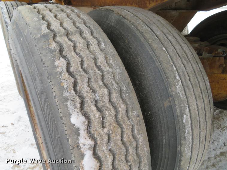 image for item DG3823 1980 Load King 2030 bottom dump trailer