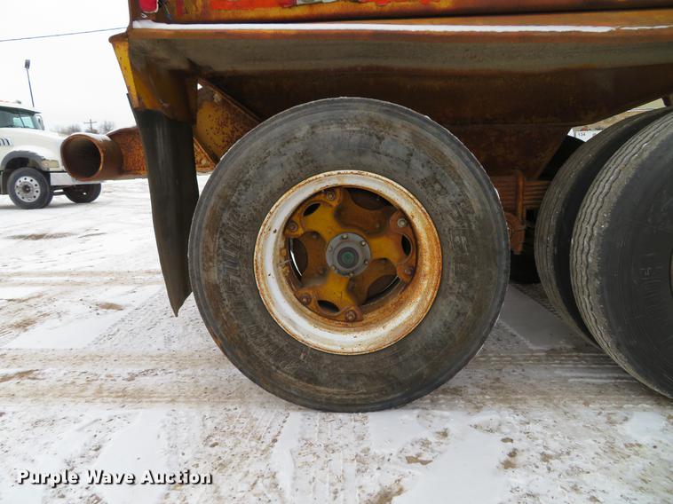 image for item DG3823 1980 Load King 2030 bottom dump trailer
