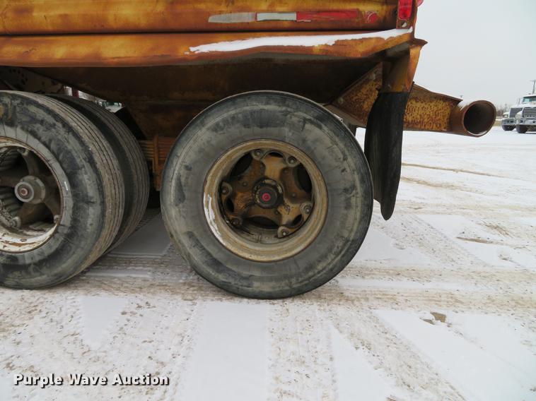 image for item DG3823 1980 Load King 2030 bottom dump trailer