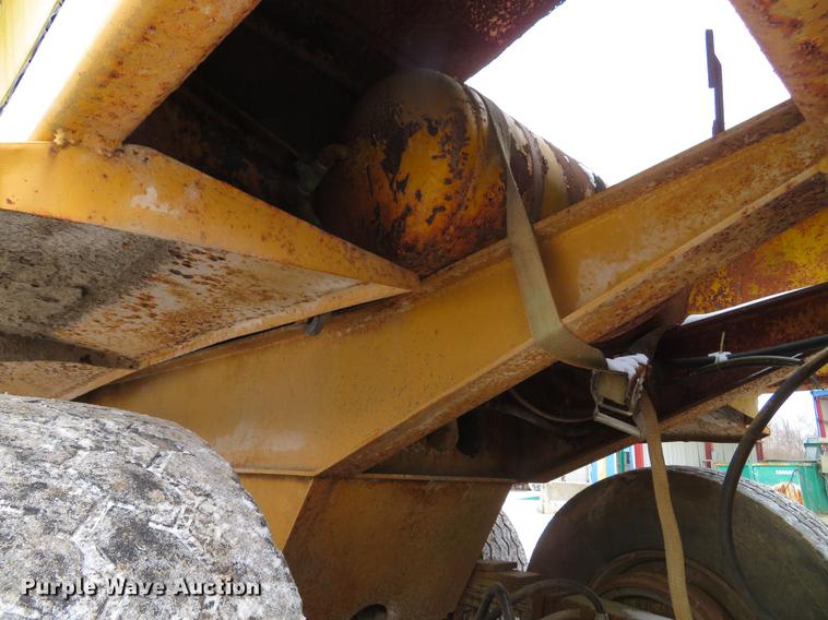 image for item DG3825 1979 Load King 2030 bottom dump trailer