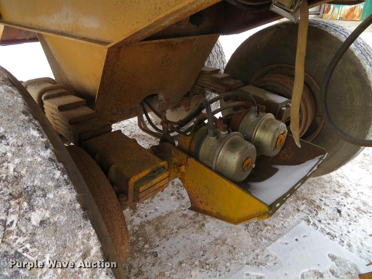 image for item DG3825 1979 Load King 2030 bottom dump trailer