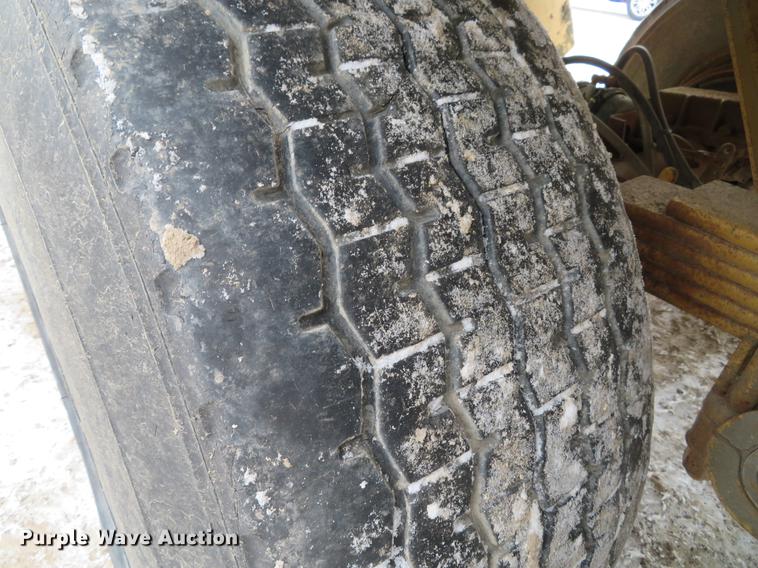 image for item DG3825 1979 Load King 2030 bottom dump trailer