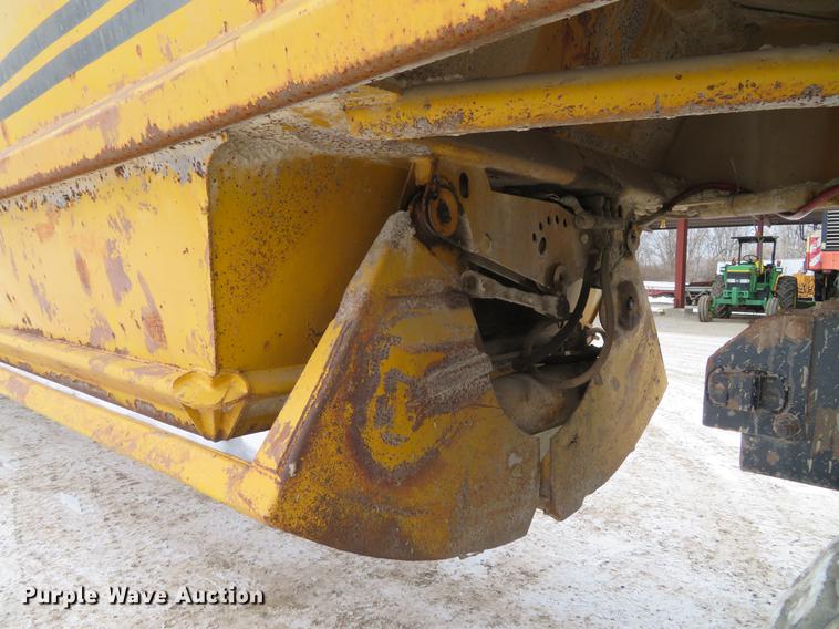 image for item DG3826 1979 Load King 2030 bottom dump trailer