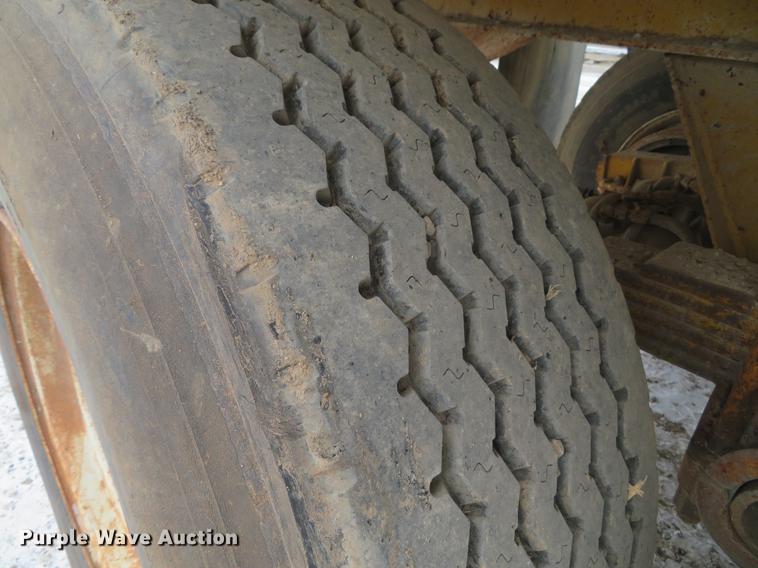 image for item DG3826 1979 Load King 2030 bottom dump trailer