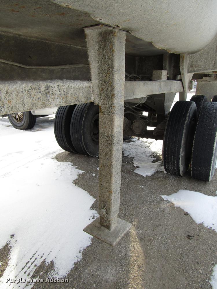 image for item FJ9605 1978 Travis end dump trailer