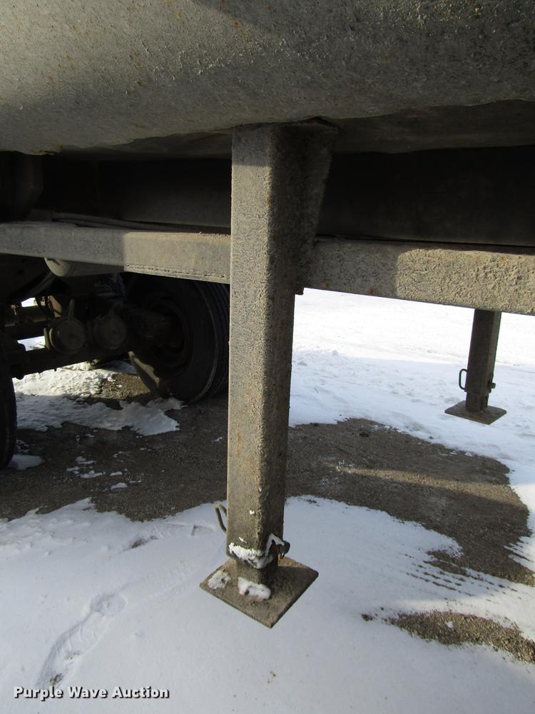 image for item FJ9605 1978 Travis end dump trailer