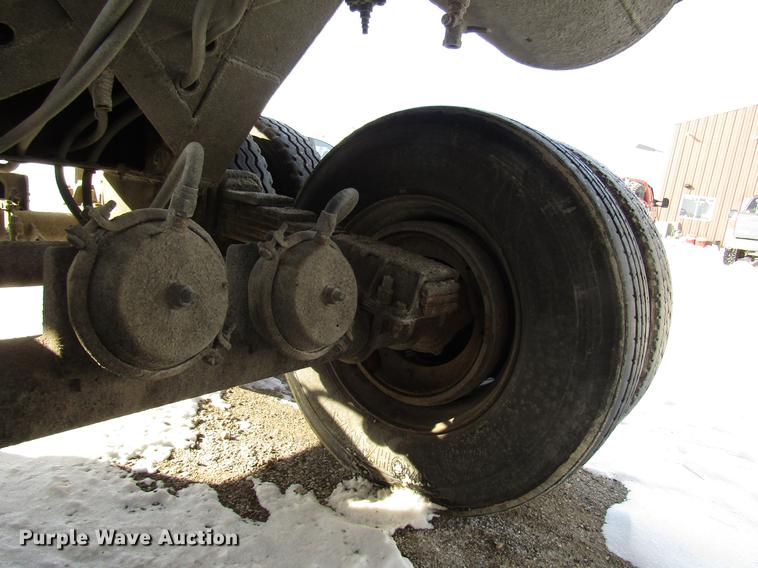 image for item FJ9605 1978 Travis end dump trailer