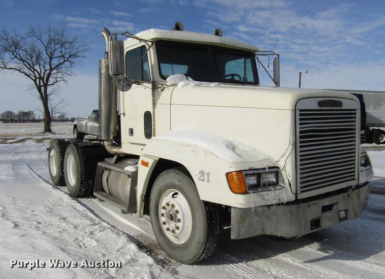 image for item FJ9606 1995 Freightliner FLD semi truck