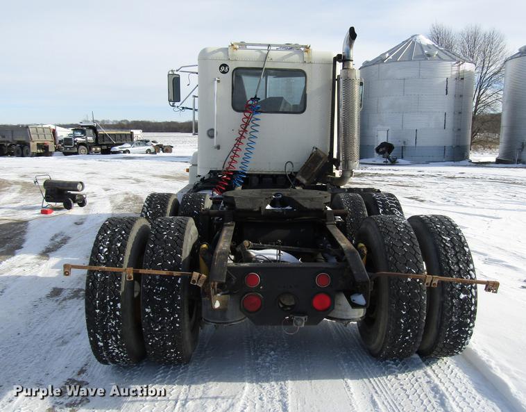 image for item FJ9606 1995 Freightliner FLD semi truck