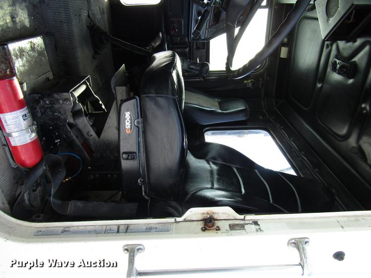 image for item FJ9606 1995 Freightliner FLD semi truck