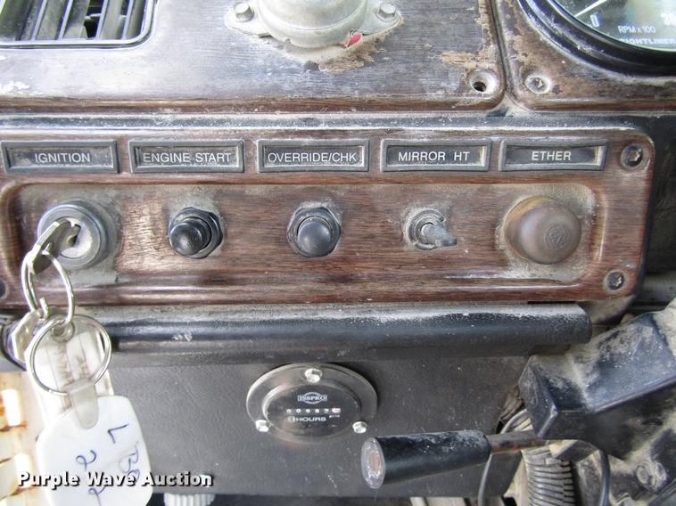 image for item FJ9606 1995 Freightliner FLD semi truck