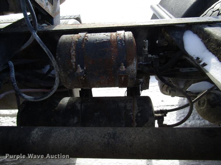 image for item FJ9606 1995 Freightliner FLD semi truck