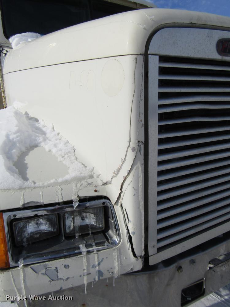 image for item FJ9606 1995 Freightliner FLD semi truck