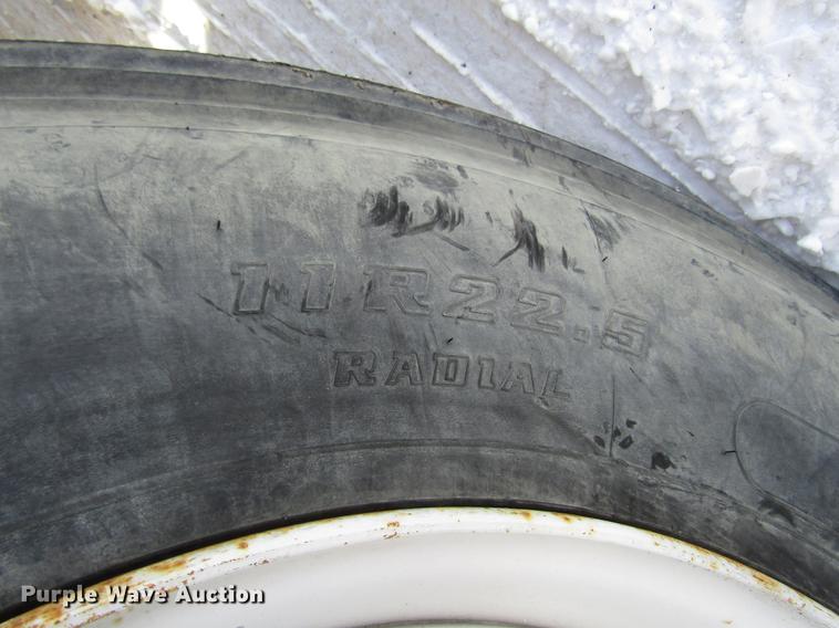 image for item FJ9606 1995 Freightliner FLD semi truck