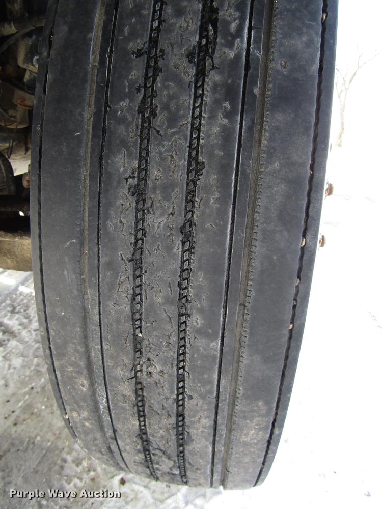 image for item FJ9606 1995 Freightliner FLD semi truck