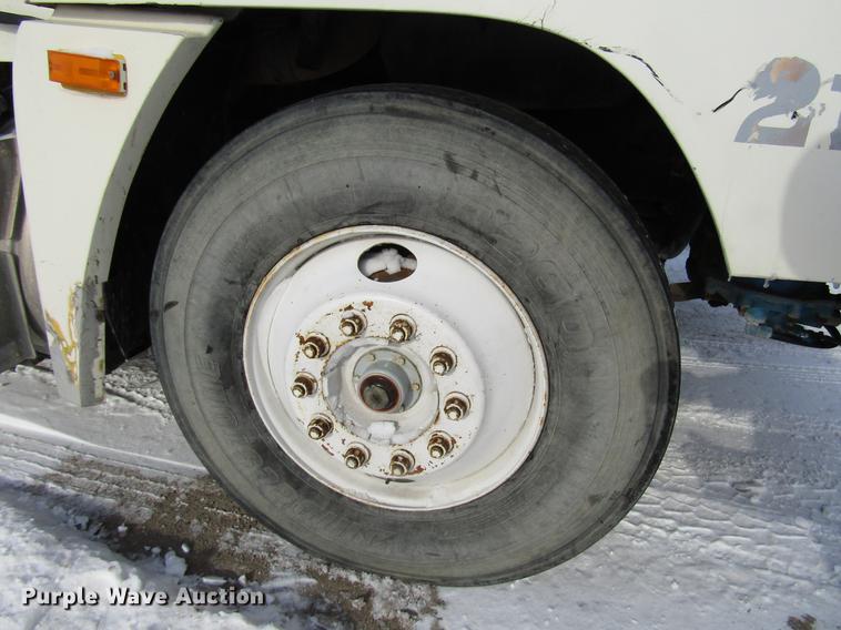 image for item FJ9606 1995 Freightliner FLD semi truck