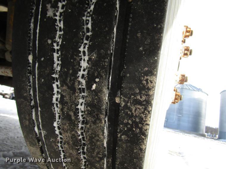 image for item FJ9606 1995 Freightliner FLD semi truck