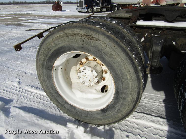 image for item FJ9606 1995 Freightliner FLD semi truck