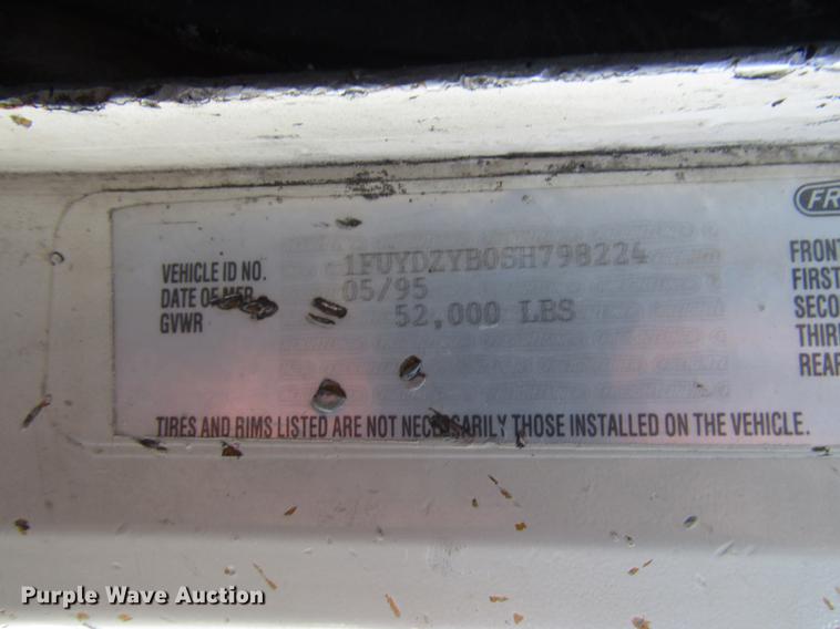 image for item FJ9606 1995 Freightliner FLD semi truck