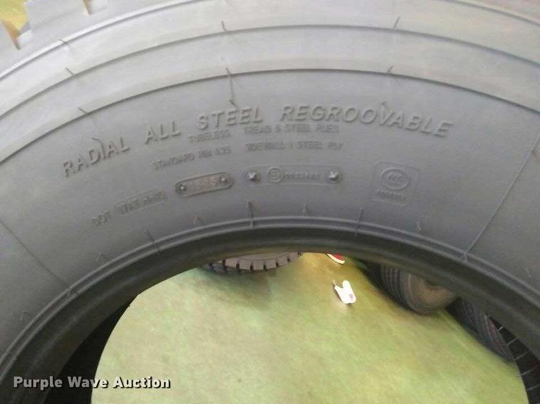 image for item G1551 (8) 11R22.5 HS208 closed shoulder drive tires