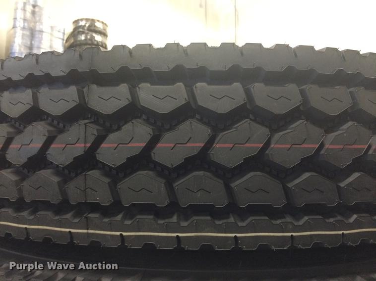 image for item G1552 (8) 11R22.5 HS208 closed shoulder drive tires