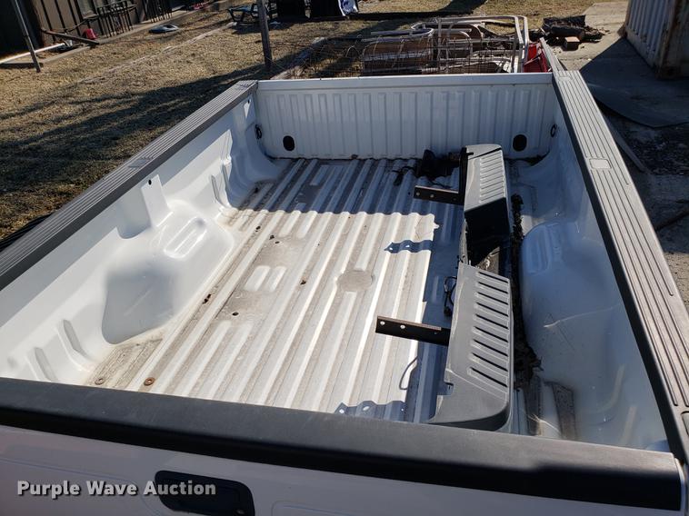 image for item AV9312 2013 Ford F350 pickup truck bed
