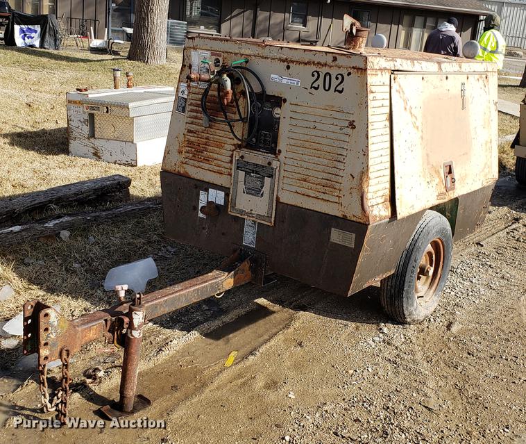 image for item AV9320 Sullair 100GPQ2WT0 air compressor