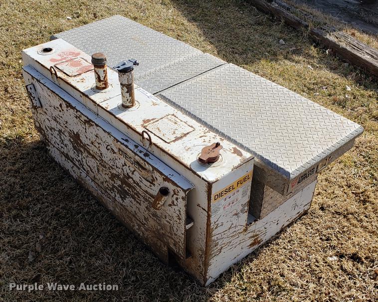 image for item AV9321 L-shaped fuel tank