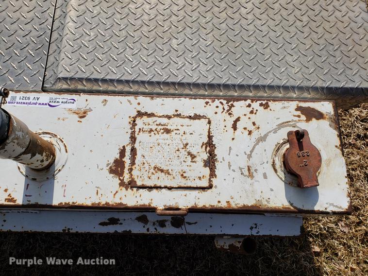 image for item AV9321 L-shaped fuel tank