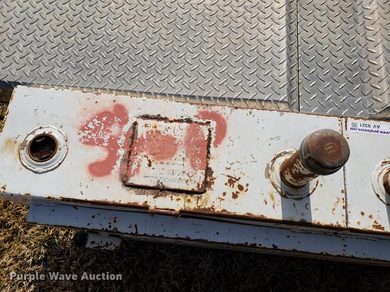 image for item AV9321 L-shaped fuel tank