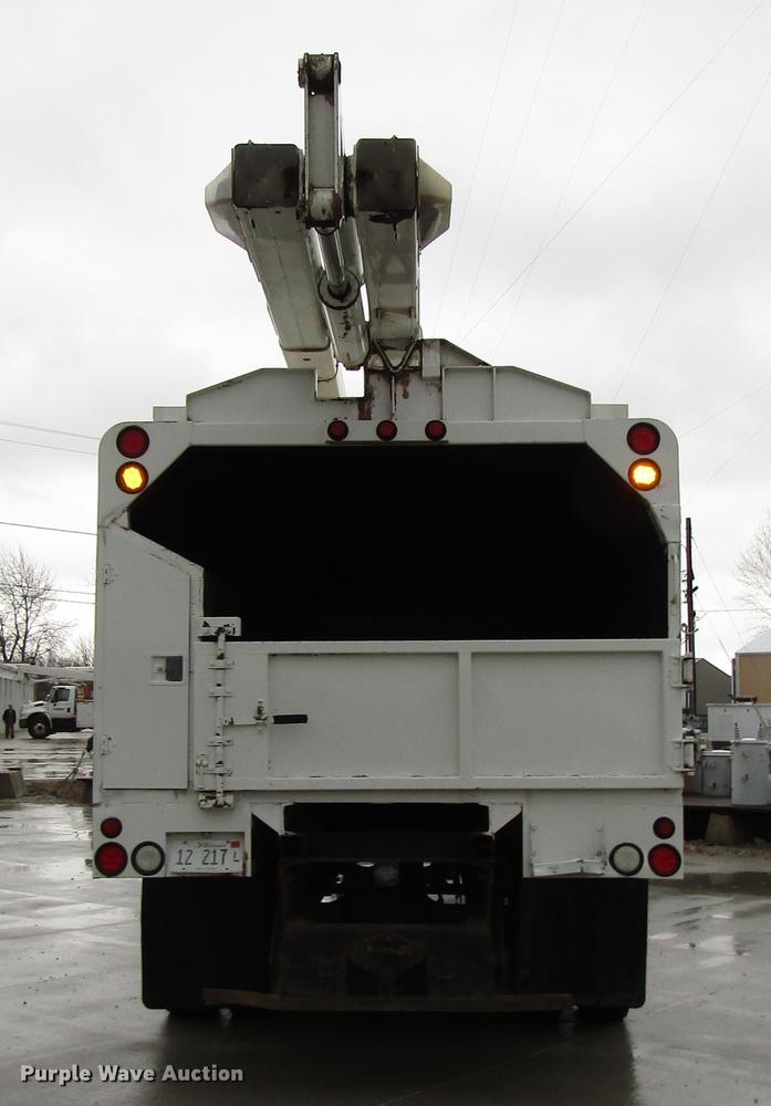 image for item DB6899 2006 International 4400 bucket truck