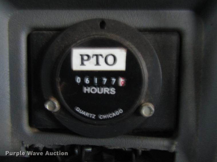 image for item DB6899 2006 International 4400 bucket truck