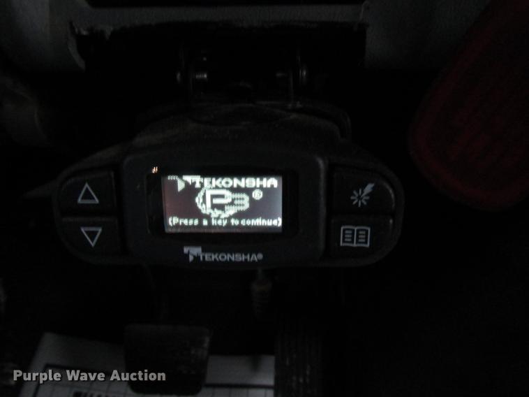 image for item DB6899 2006 International 4400 bucket truck