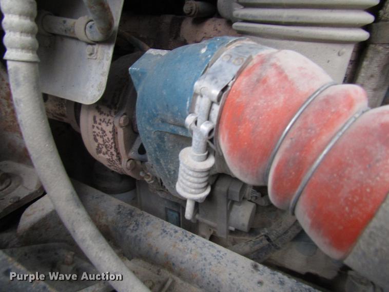 image for item DB6899 2006 International 4400 bucket truck