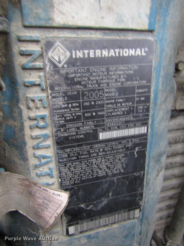 image for item DB6899 2006 International 4400 bucket truck