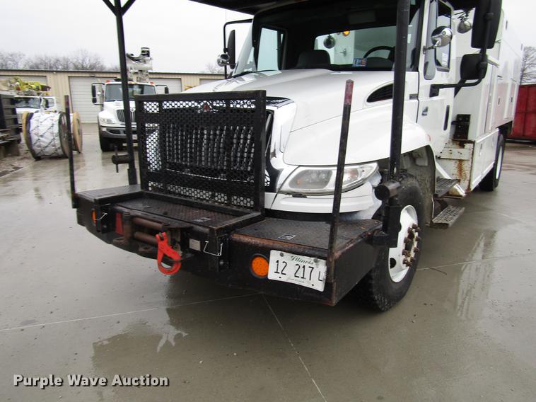 image for item DB6899 2006 International 4400 bucket truck