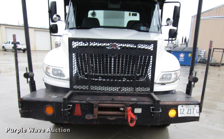 image for item DB6899 2006 International 4400 bucket truck