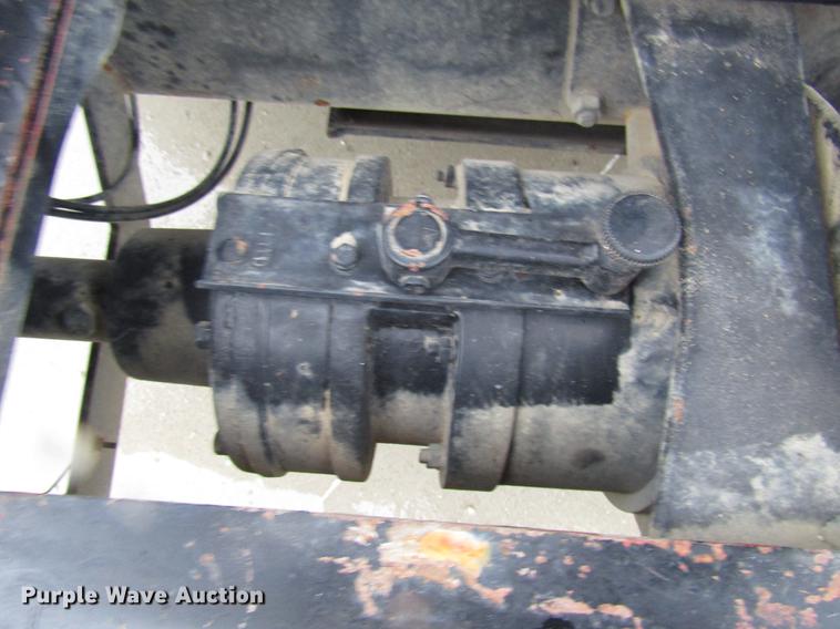 image for item DB6899 2006 International 4400 bucket truck