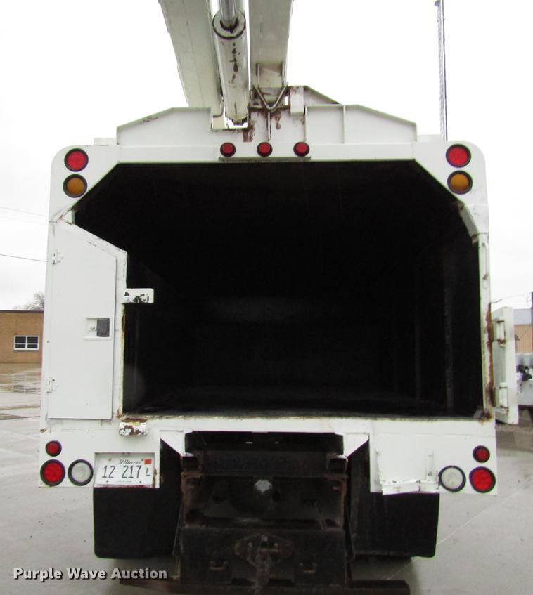 image for item DB6899 2006 International 4400 bucket truck