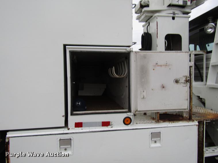 image for item DB6899 2006 International 4400 bucket truck