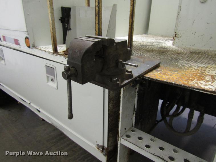 image for item DB6899 2006 International 4400 bucket truck